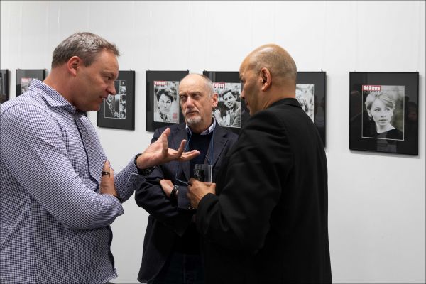 vernissage-kd-schwarz-3858-copyright-juergen-vogelEEAC471B-6B29-3DDF-39E8-3F55A7AF4C3A.jpg